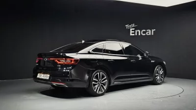 Renault SM6