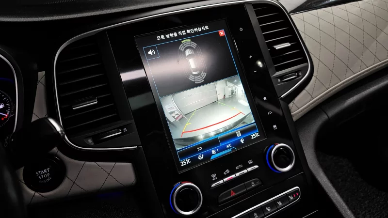 Renault SM6