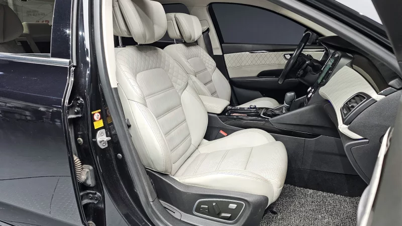 Renault SM6