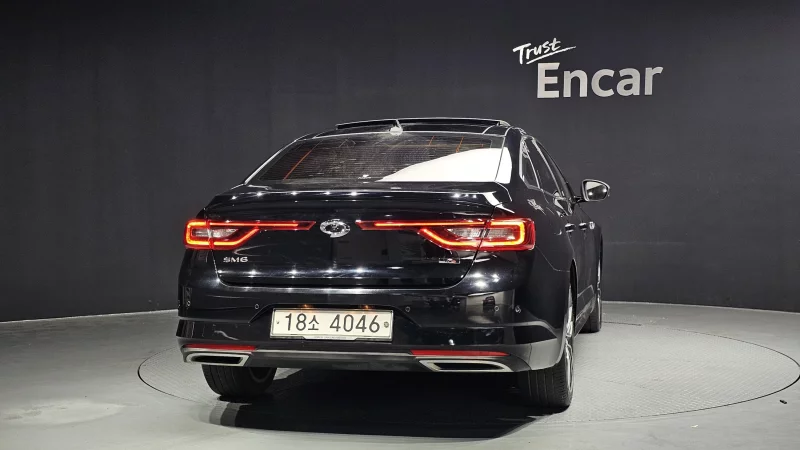 Renault SM6