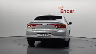 Renault SM6
