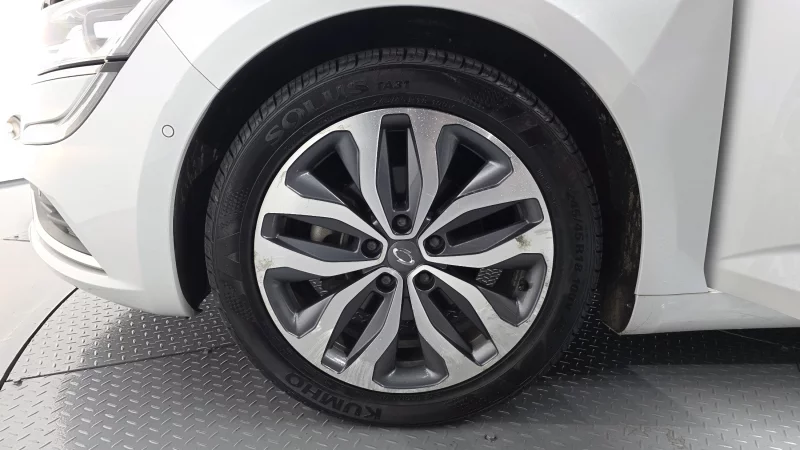 Renault SM6
