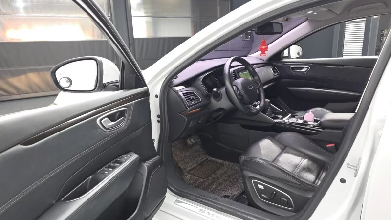 Renault SM6
