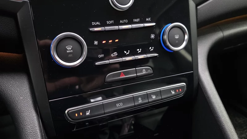 Renault SM6