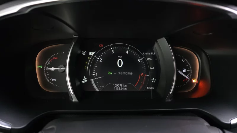 Renault SM6
