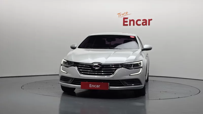 Renault SM6