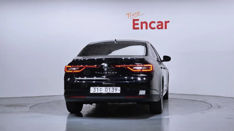 Renault SM6