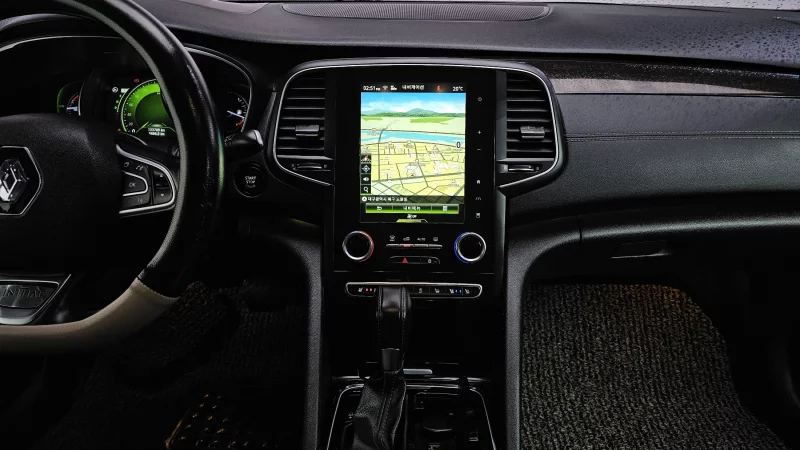 Renault SM6
