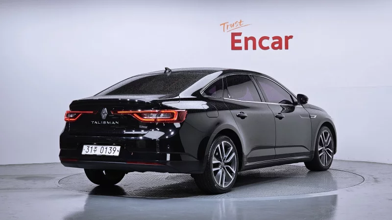 Renault SM6
