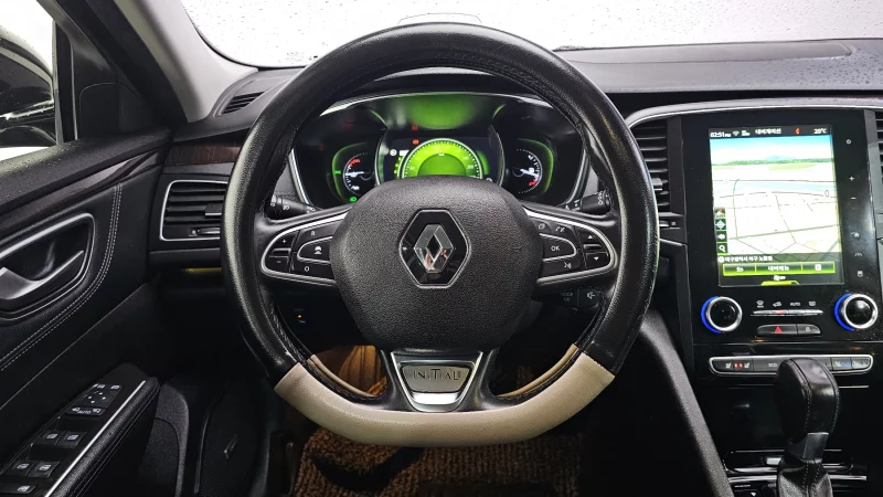 Renault SM6