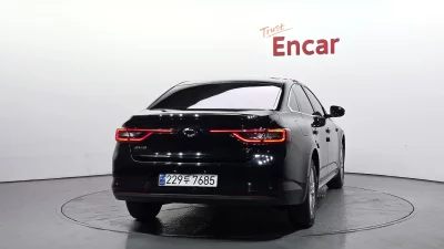 Renault SM6