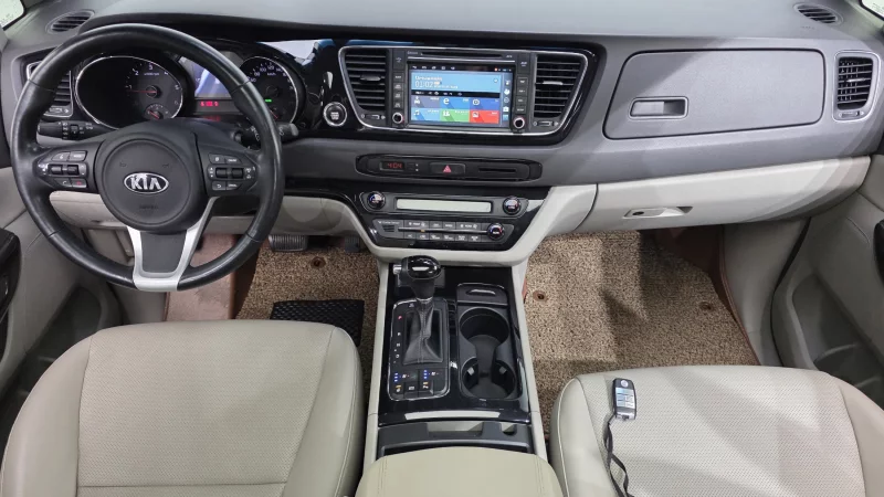 Kia Carnival