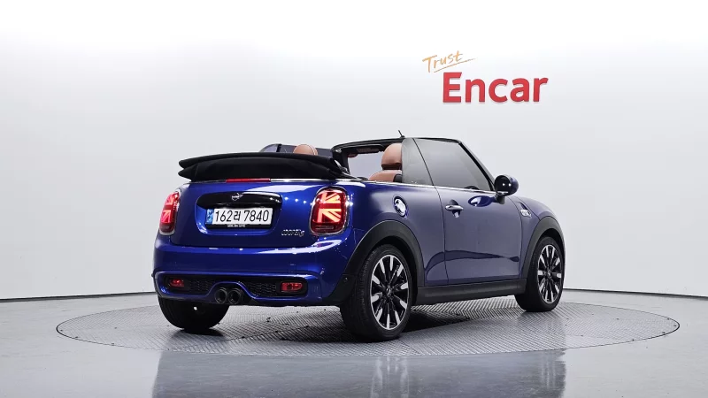 MINI Cooper Convertible