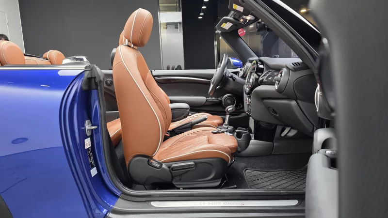 MINI Cooper Convertible