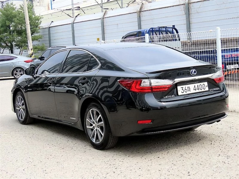 Lexus ES300h
