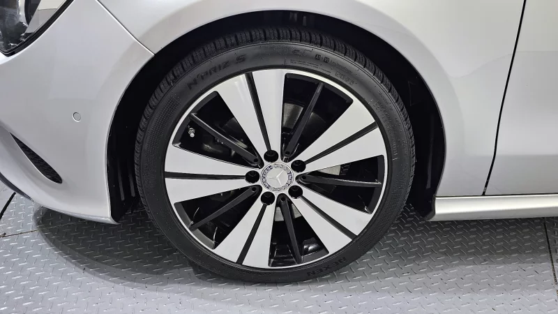 Mercedes-Benz CLA-Class