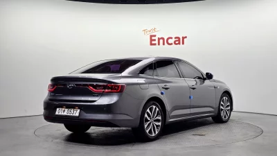 Renault SM6