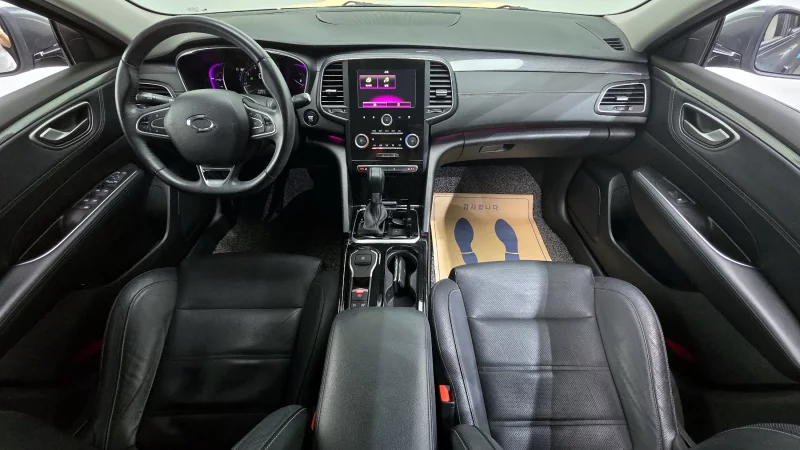 Renault SM6