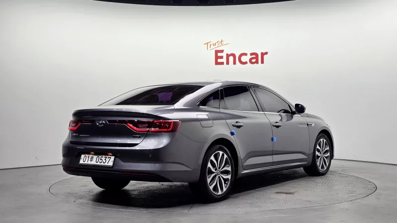 Renault SM6