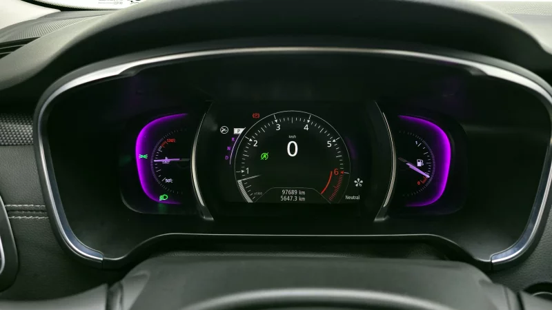 Renault SM6