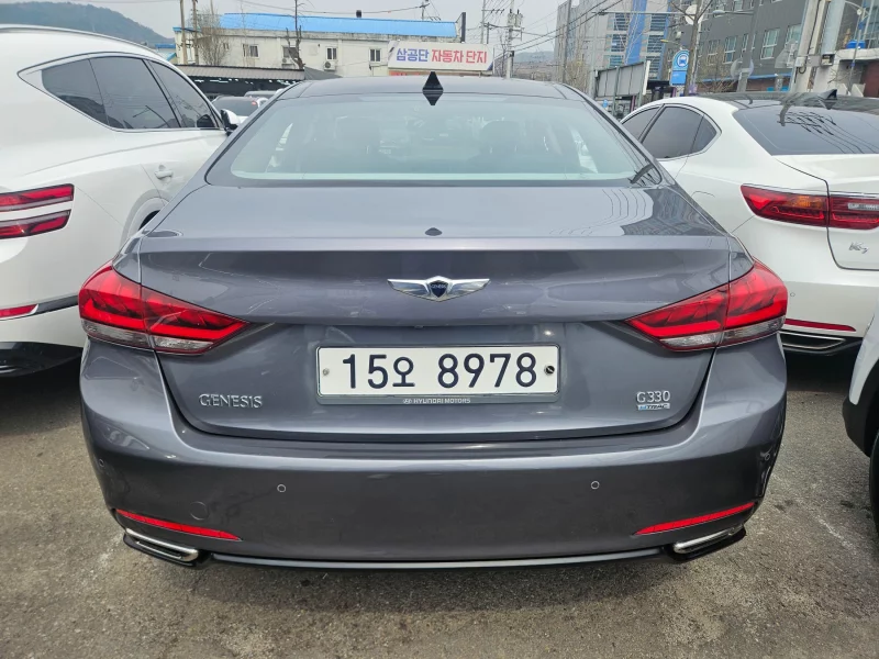 Hyundai Genesis