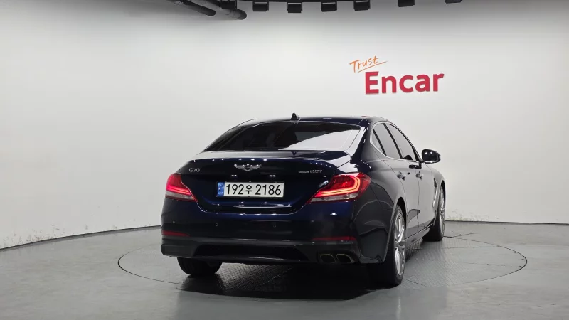 Genesis G70