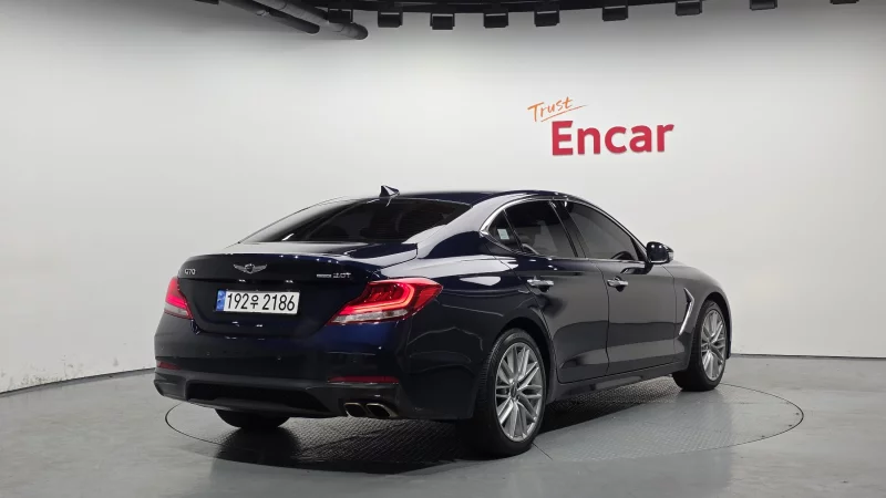 Genesis G70