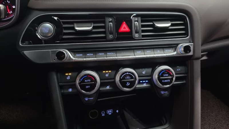 Genesis G70