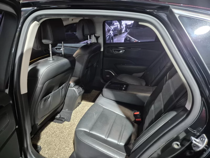 Renault SM6