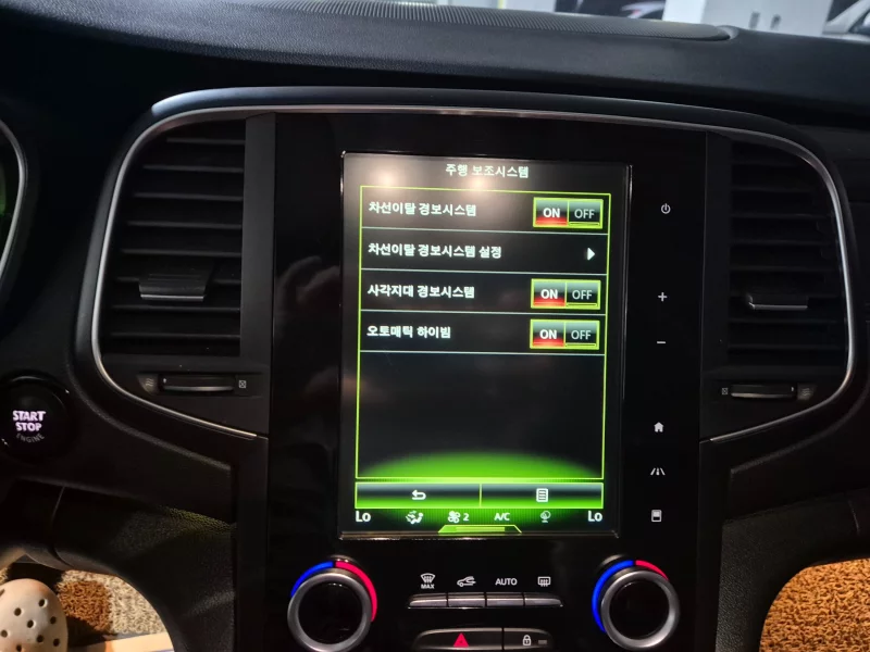 Renault SM6