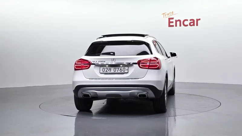 Mercedes-Benz GLA-Class