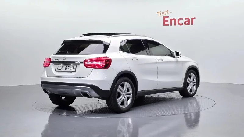 Mercedes-Benz GLA-Class