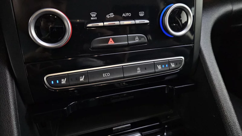 Renault SM6