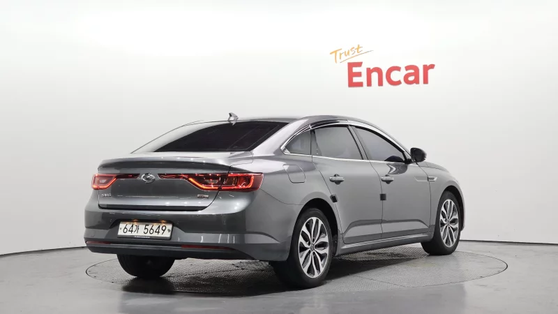 Renault SM6