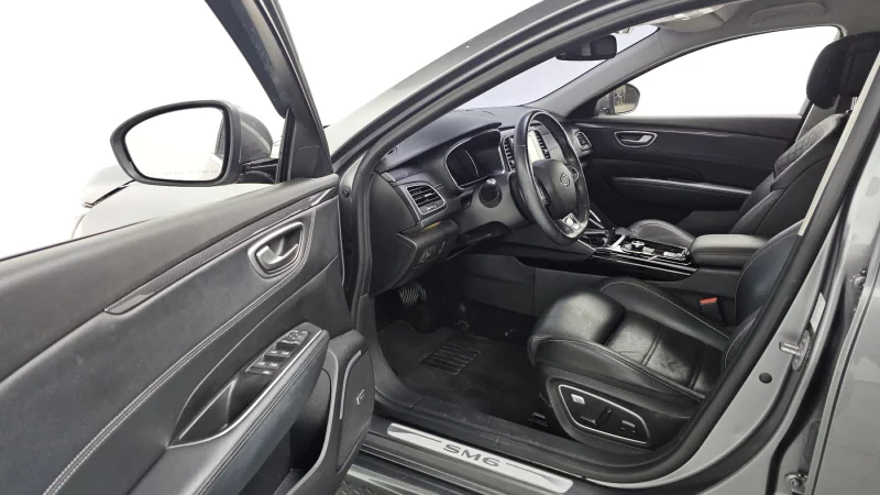 Renault SM6