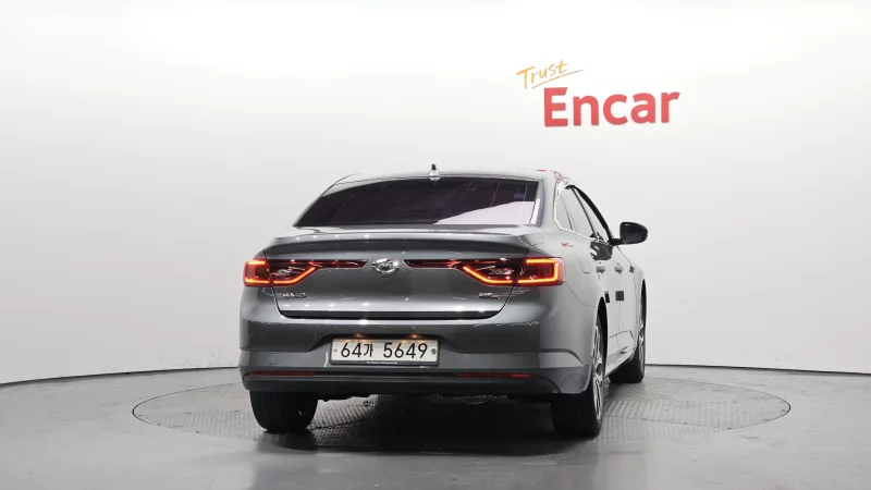 Renault SM6