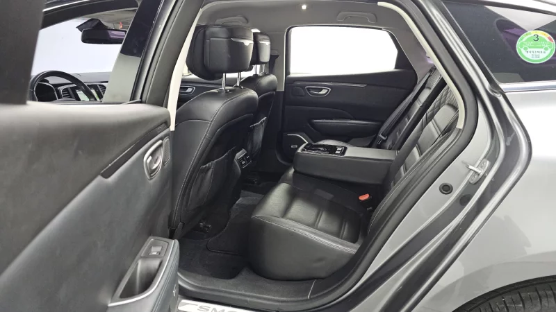 Renault SM6