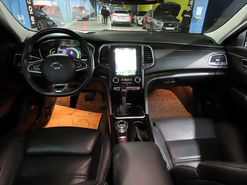 Renault SM6
