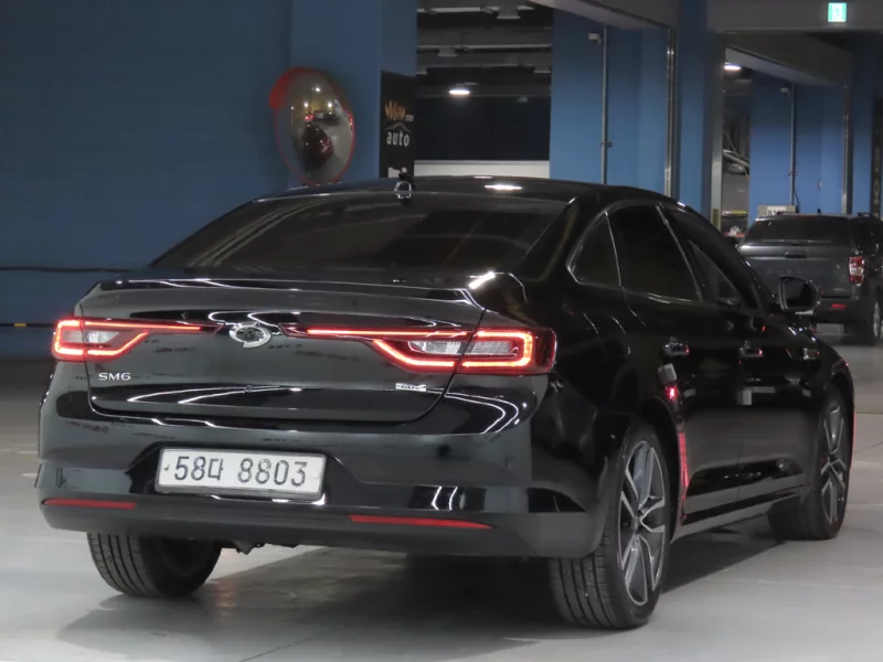 Renault SM6