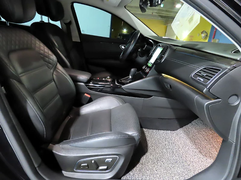 Renault SM6