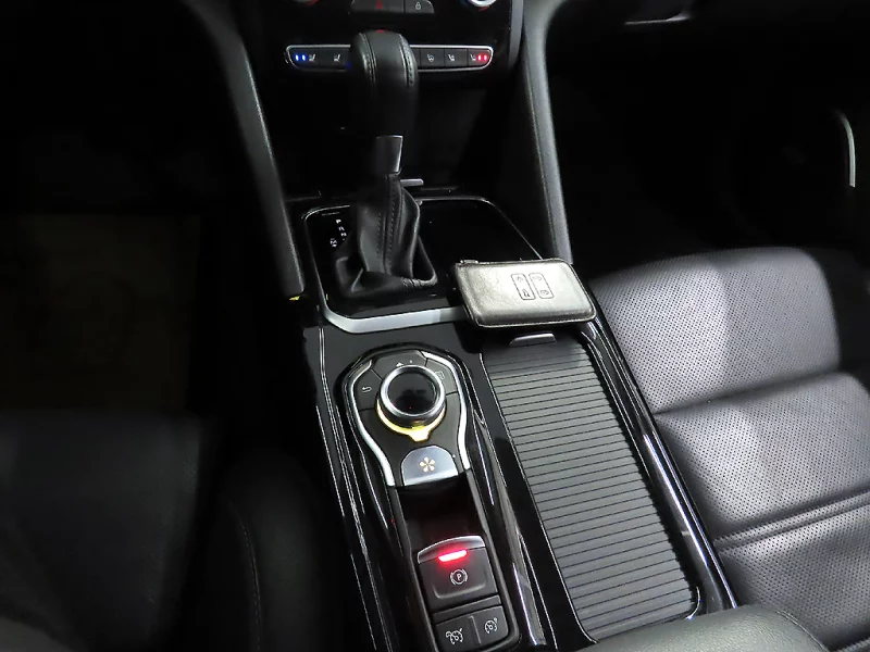 Renault SM6