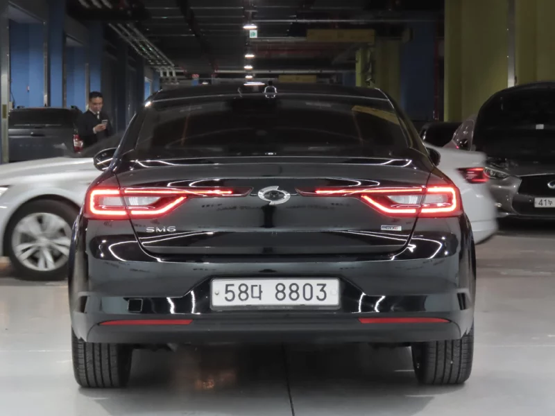 Renault SM6