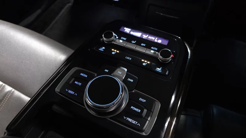 Genesis EQ900