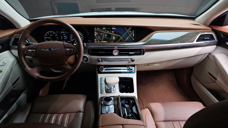Genesis G90