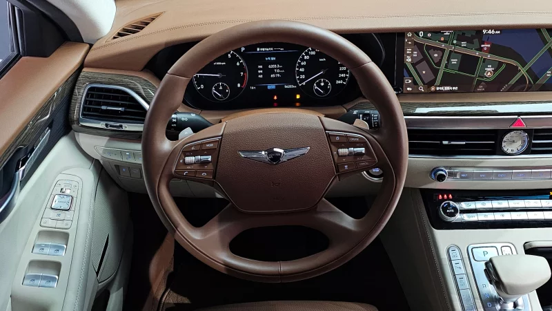 Genesis G90
