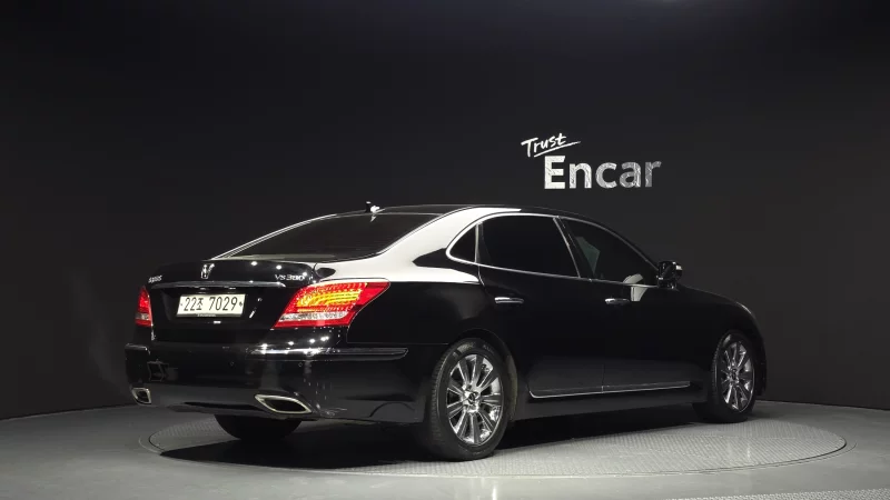 Hyundai Equus