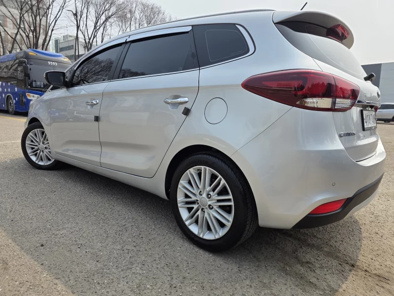 Kia Carens