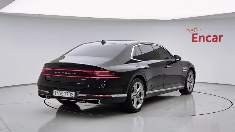 Genesis G90