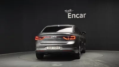 Renault SM6