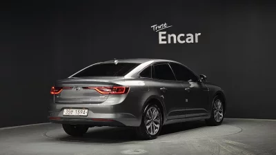Renault SM6